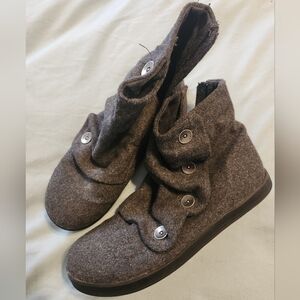 Stylish Gray Button-Up Boots